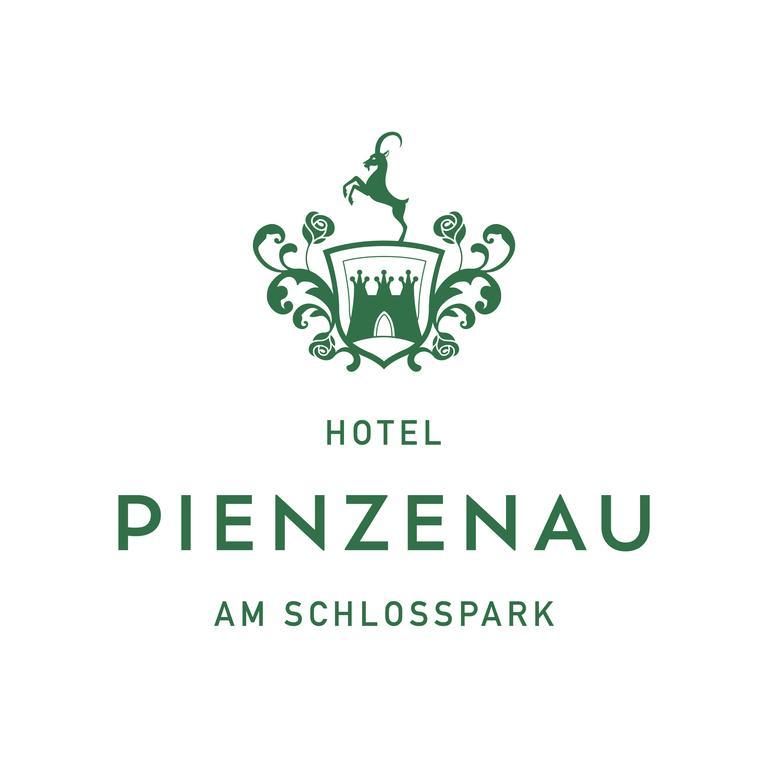 Hotel Pienzenau Am Schlosspark Merano Exterior foto
